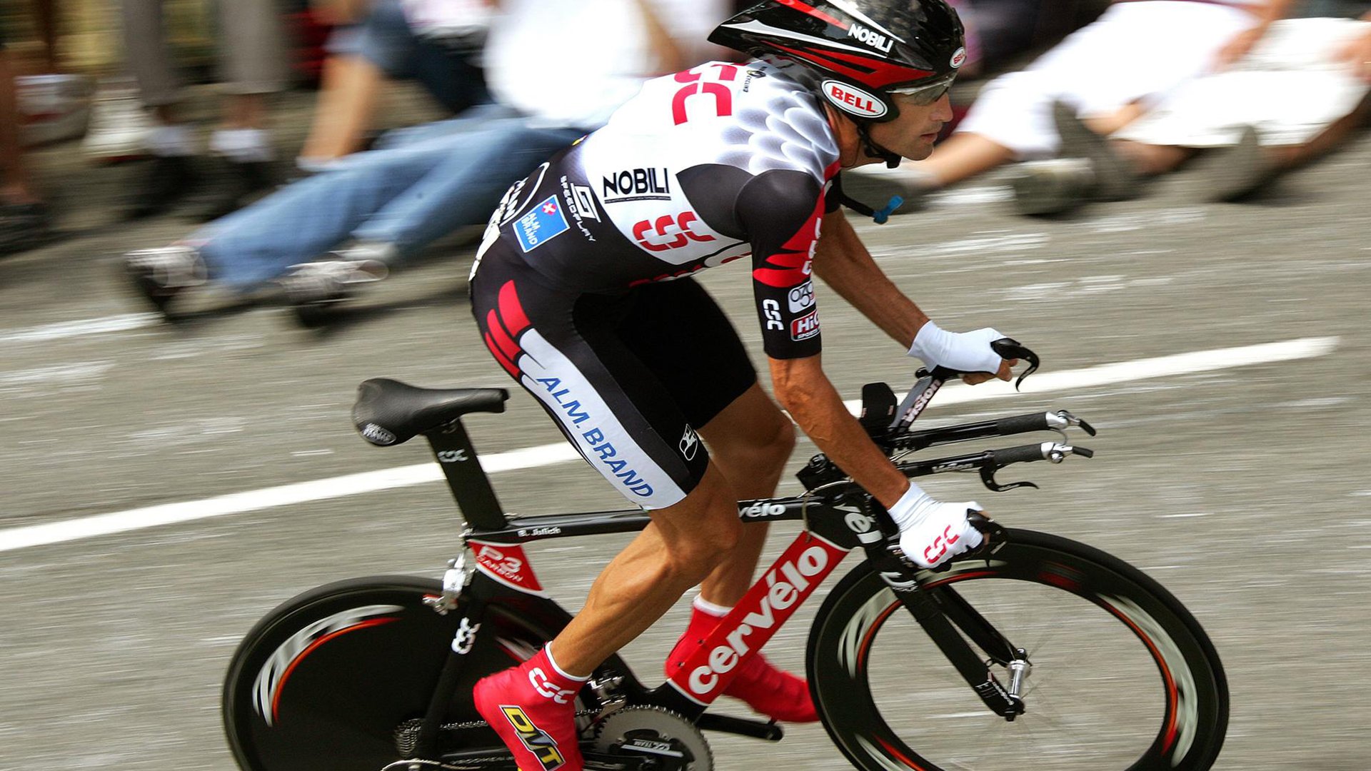 出发滑行段速度控制成优势,发生滑行时轮轨间